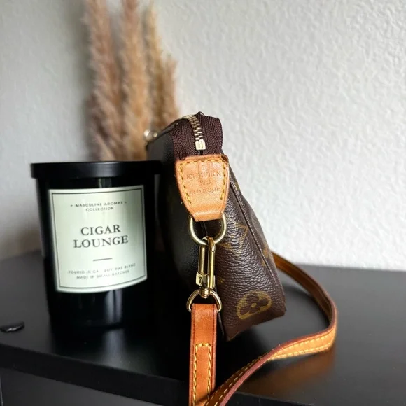 🌾AUTHENTIC Louis Vuitton Pochette with ORIGINAL LV strap🌾 - Picture 5 of 15